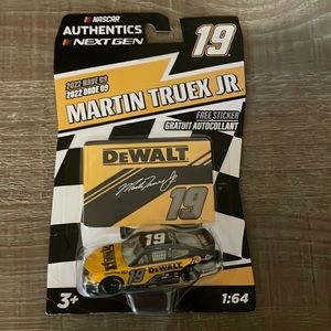 NASCAR diecast Martin Truex Jr 1:64
